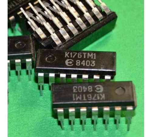 К176ТМ1, 2 D-триггера